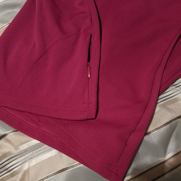 Under Armor Running Top - Picture 6 of 8